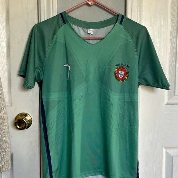 Portugal Ronaldo jersey. Youth 14 - Picture 2 of 4